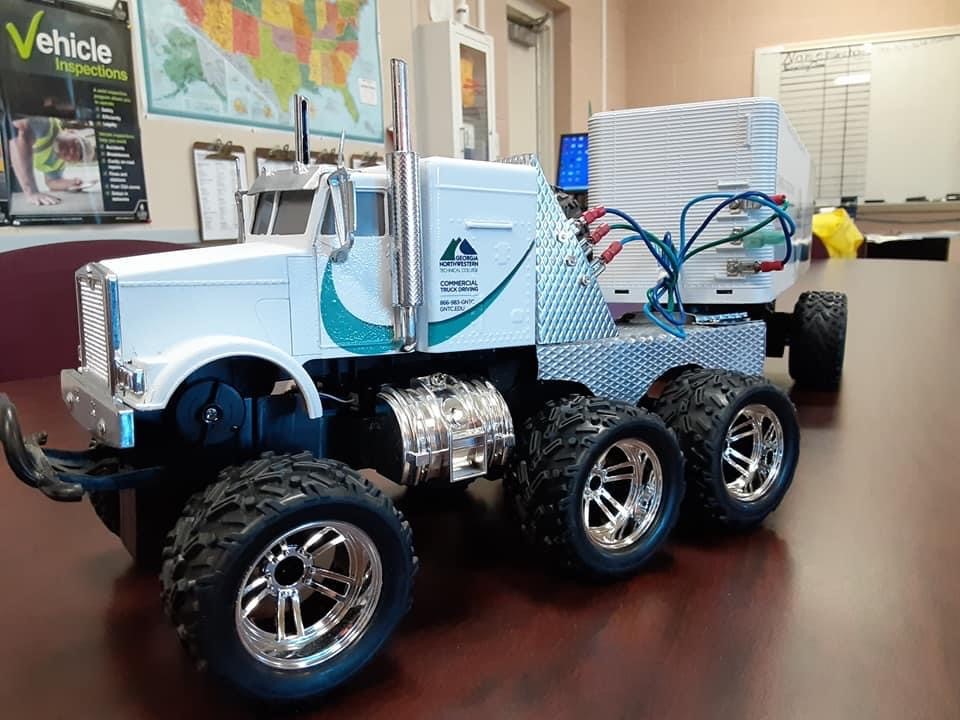 15 year old rebuilds Remote Control GNTC Tractor Trailer GNTC